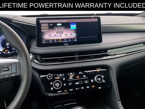 Certified 2025 INFINITI QX60 Luxe w/ Black Edition image 8