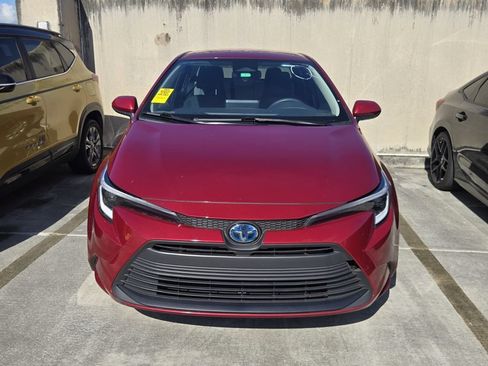 Used 2024 Toyota Corolla LE FWD image 3