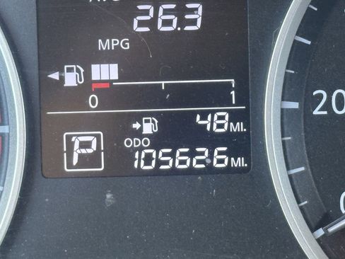 Used 2019 Nissan Kicks S image 9