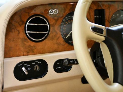 Used 1998 Bentley Brooklands Long Wheelbase RWD image 39