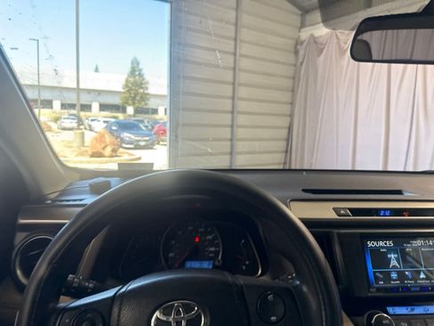 Used 2013 Toyota RAV4 XLE AWD/4WD image 25