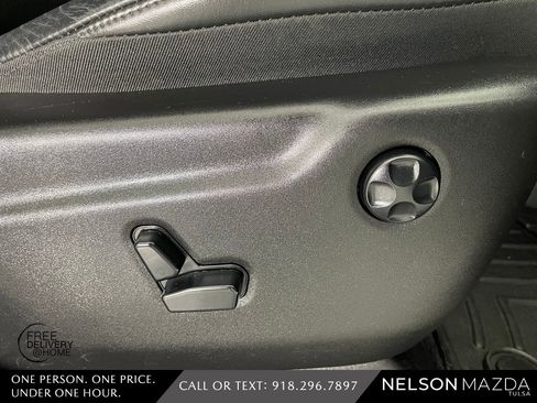 Used 2017 Jeep Grand Cherokee Limited w/ Luxury Group II image 52