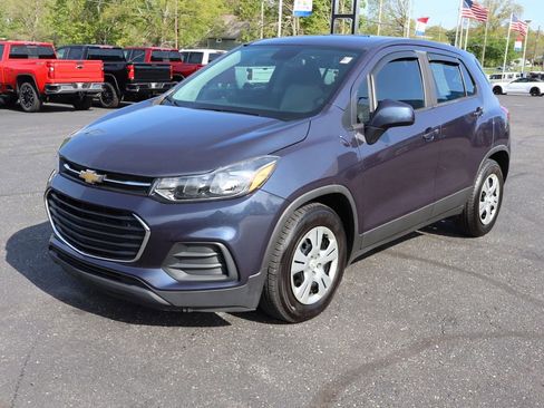 Used 2019 Chevrolet Trax LS FWD image 25