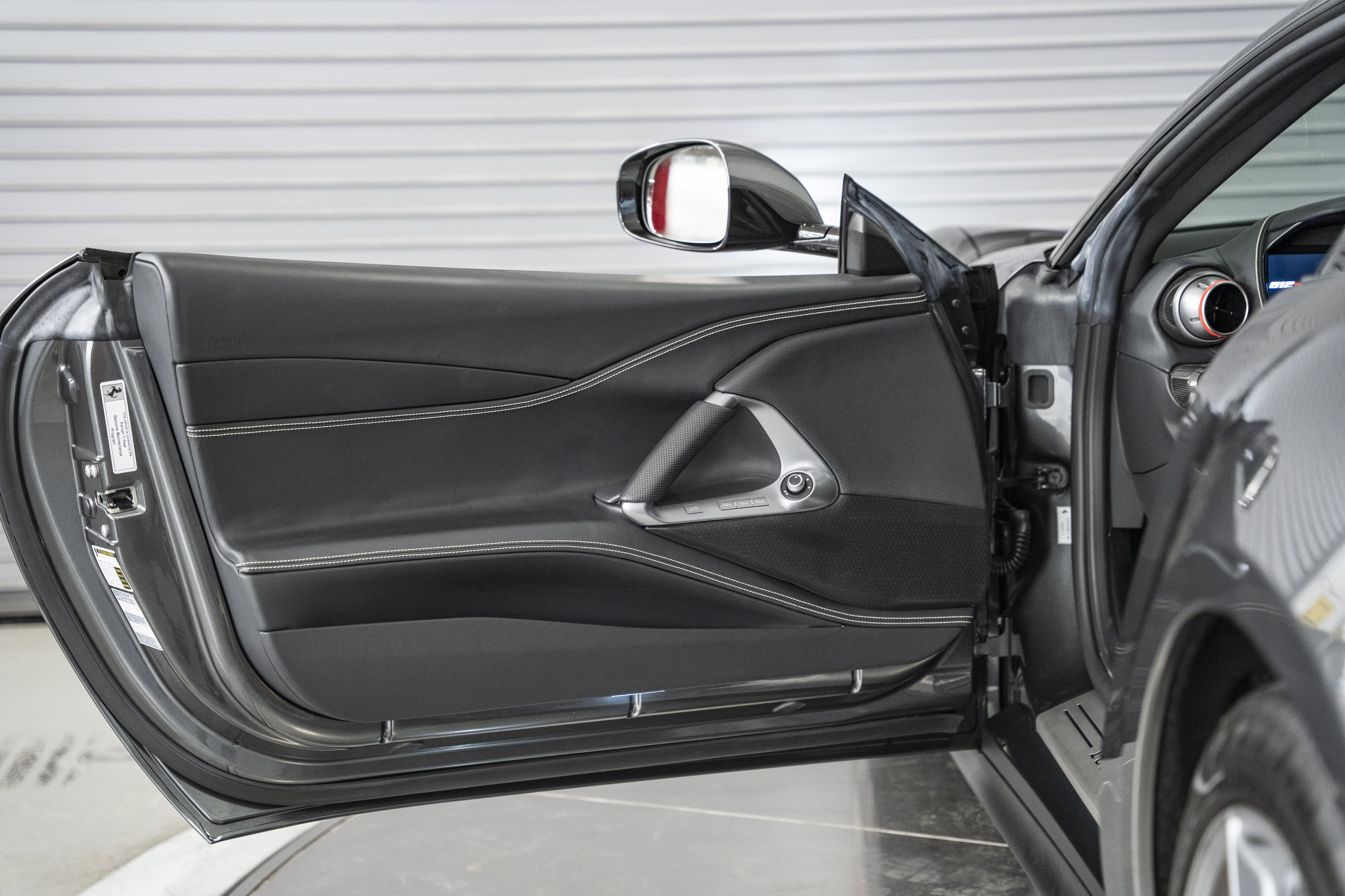 Used 2019 Ferrari 812 Superfast RWD image 16