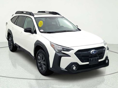 Certified 2025 Subaru Outback Onyx Edition AWD/4WD image 2