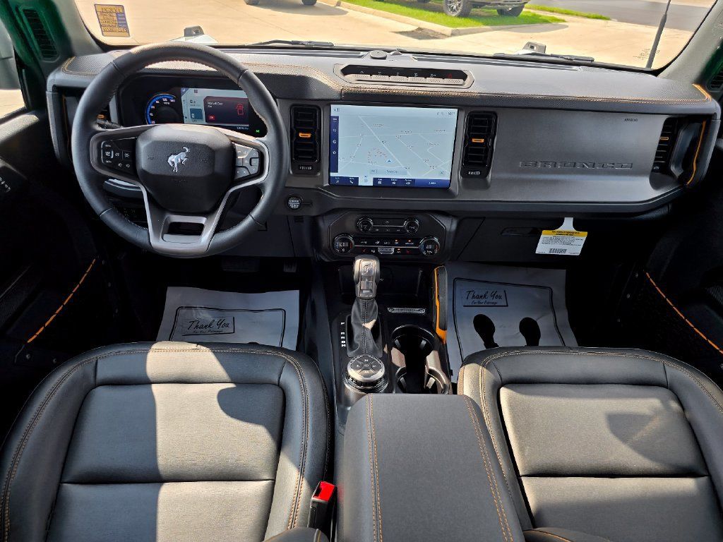Used 2024 Ford Bronco Badlands AWD/4WD image 3