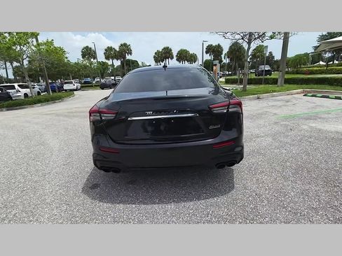 Used 2023 Maserati Ghibli Modena RWD image 43