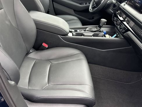 Used 2025 Honda Accord EX-L image 17