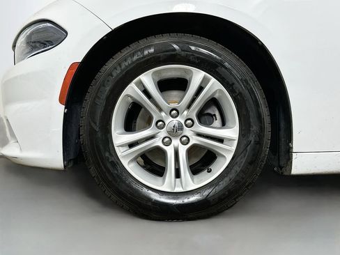 Used 2020 Dodge Charger SXT RWD image 37