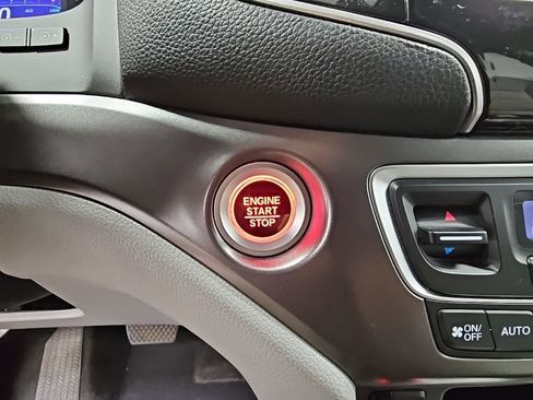 Used 2021 Honda Pilot EX image 25