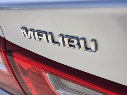 Used 2021 Chevrolet Malibu LS image 10