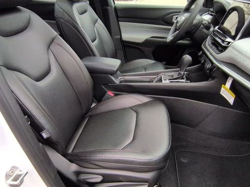 Used 2024 Jeep Compass Latitude w/ Sun and Sound Group AWD/4WD image 26