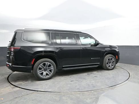 Used 2024 Jeep Wagoneer Series II w/ Flexible Seating Group AWD/4WD image 2