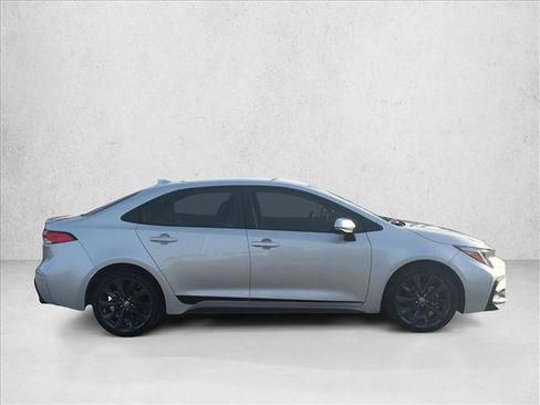 Used 2023 Toyota Corolla SE image 4