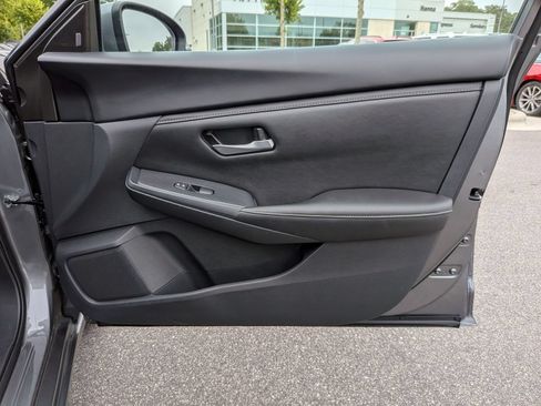 Used 2024 Nissan Sentra SV FWD image 33