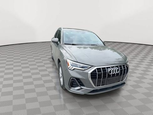 Used 2024 Audi Q3 2.0T Premium AWD/4WD image 2