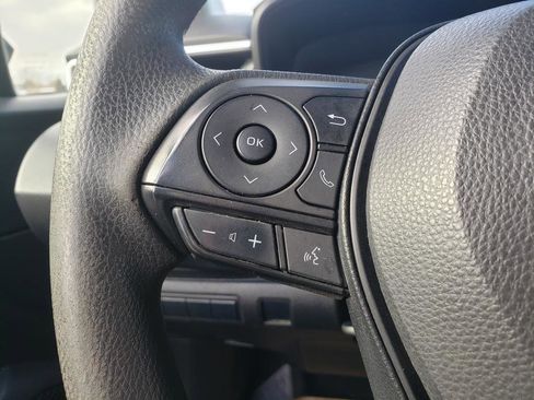 Used 2021 Toyota Corolla LE image 30