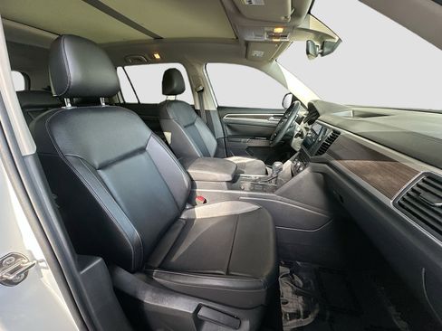 Used 2019 Volkswagen Atlas SE w/ Panoramic Sunroof Package image 28