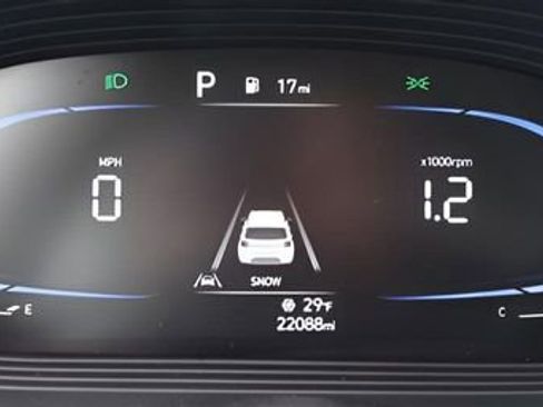 Used 2023 Hyundai Venue Limited FWD image 20