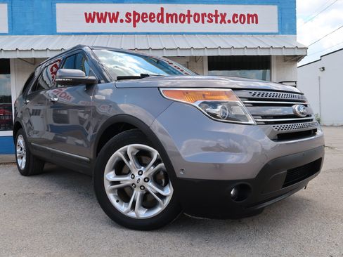Used 2014 Ford Explorer Limited w/ Equipment Group 302A FWD image 2