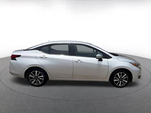 Used 2025 Nissan Versa SV FWD image 15