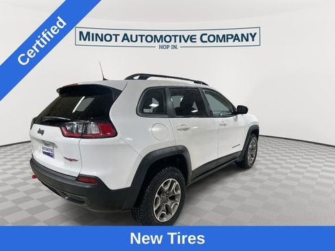 Used 2022 Jeep Cherokee Trailhawk image 8
