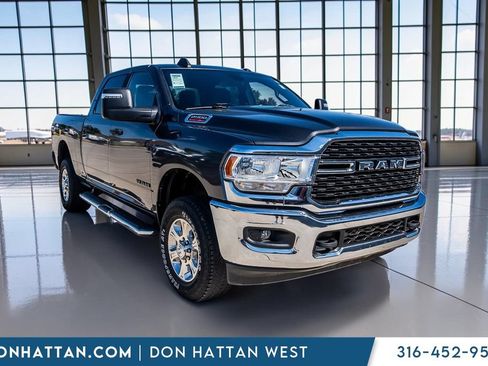 Used 2024 RAM 2500 Big Horn AWD/4WD image 32