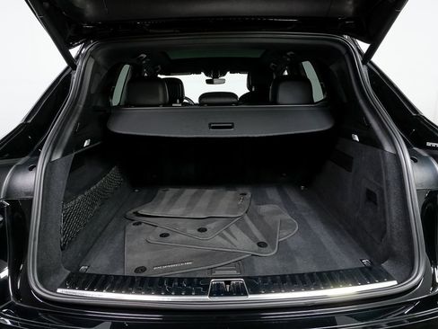 Used 2022 Porsche Cayenne image 33