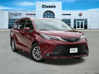 Used 2025 Toyota Sienna XLE w/ XLE Plus Package