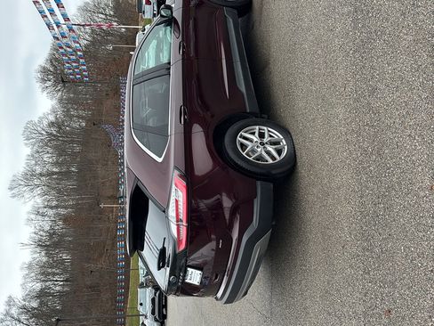 Used 2024 Ford Edge SEL image 5