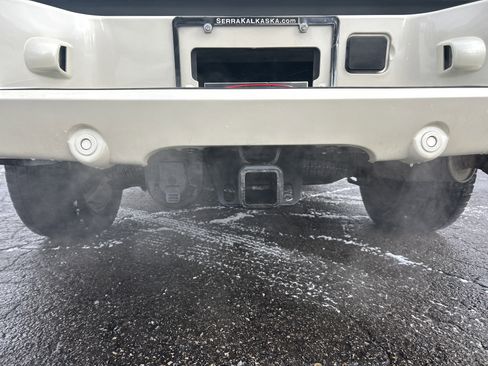 Used 2013 Chevrolet Avalanche LTZ image 25