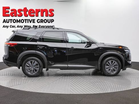 Used 2024 Nissan Pathfinder SV w/ Lighting Package (N92) AWD/4WD image 4