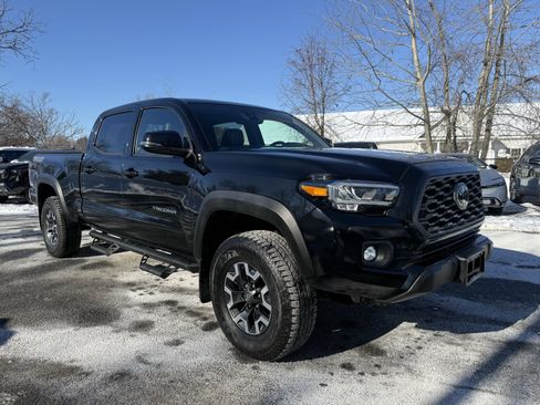 Used 2021 Toyota Tacoma TRD Off-Road w/ TRD Premium Off Road Package image 15