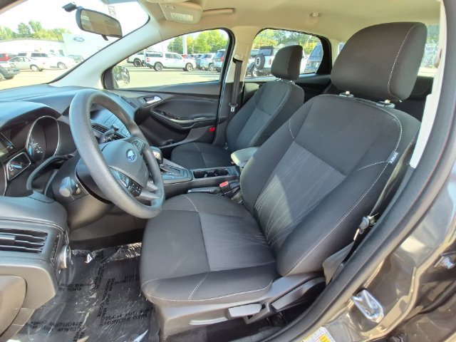 Used 2018 Ford Focus SE FWD image 21
