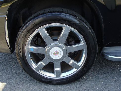 Used 2012 Cadillac Escalade ESV Luxury AWD/4WD image 37