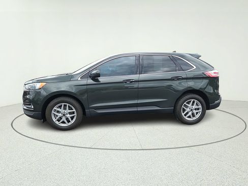 Used 2024 Ford Edge SEL w/ Convenience Package AWD/4WD image 3