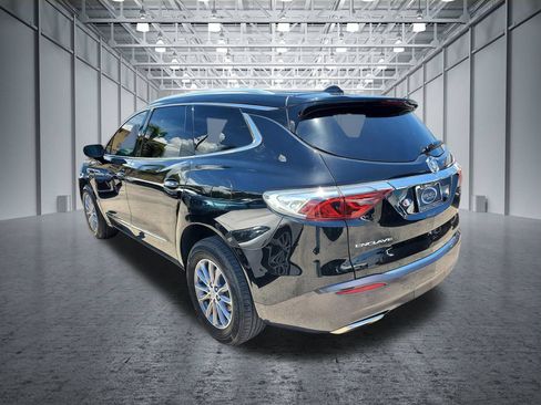 Used 2024 Buick Enclave Essence w/ Technology Package FWD image 4