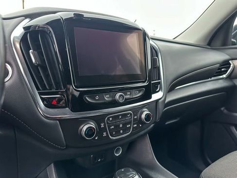 Used 2018 Chevrolet Traverse LT image 18