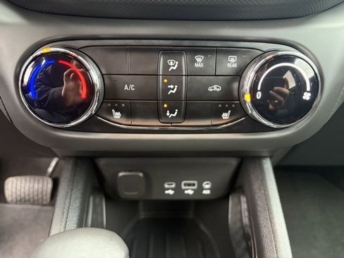 Used 2022 Chevrolet TrailBlazer RS image 27