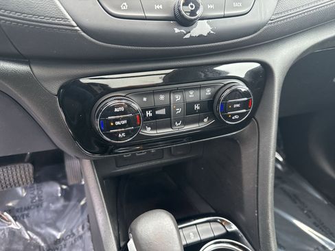 Used 2023 Buick Encore GX Essence w/ Experience Buick Package image 18