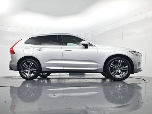 Used 2019 Volvo XC60 T5 Momentum w/ Multimedia Package AWD/4WD image 49