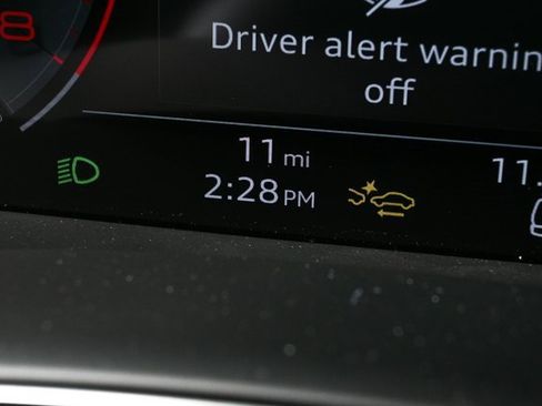 New 2025 Audi Q8 Premium image 11