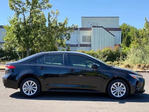 Used 2024 Toyota Camry SE w/ Convenience Package FWD image 6