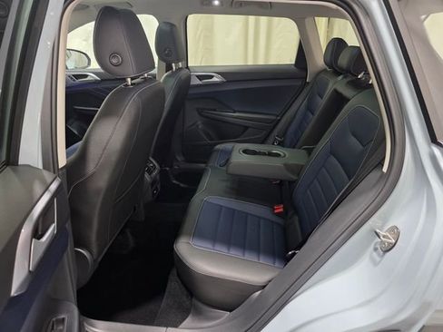 Used 2025 Volkswagen Taos SEL image 28