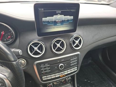 Used 2018 Mercedes-Benz GLA 250 4MATIC image 37
