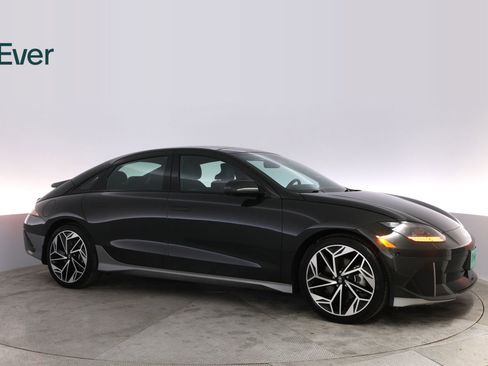 Used 2023 Hyundai Ioniq 6 Limited image 14