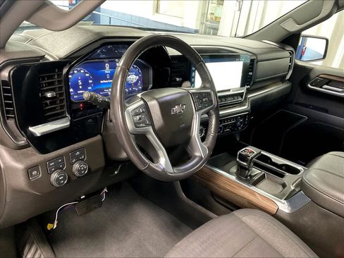 Used 2023 Chevrolet Silverado 1500 RST w/ Z71 Off-Road Package AWD/4WD image 8