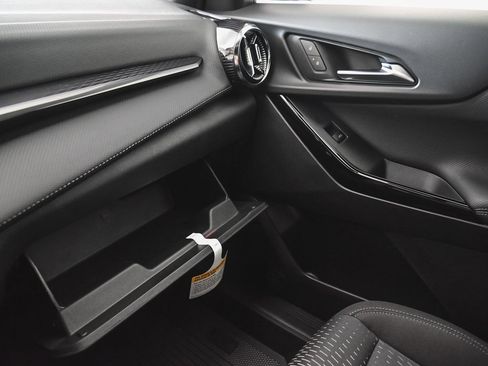 Used 2026 Chevrolet Equinox LT image 16