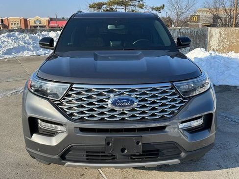 Used 2022 Ford Explorer Platinum w/ Equipment Group 601A AWD/4WD image 2
