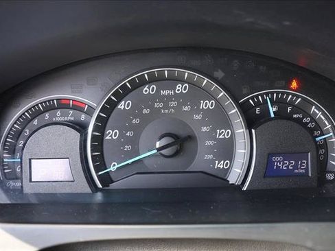 Used 2013 Toyota Camry LE FWD image 13